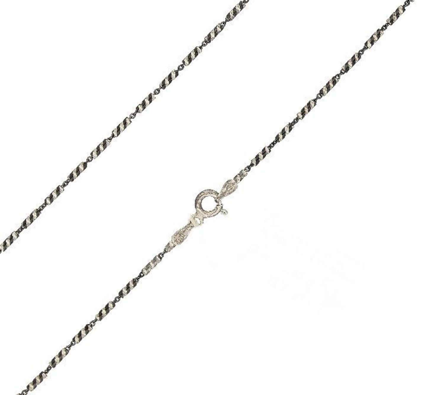 Srebrny łańcuszek ozdobny splot w czarnym odcieniu 1,3mm DIA-LAN-6004-925 1,3mm. Łańcuszek to bardzo dobry pomysł na prezent dla siebie lub bliskiej osoby. Najchętniej wybierany jest jako prezent urodzinowy, ale nie tylko. S.jpg